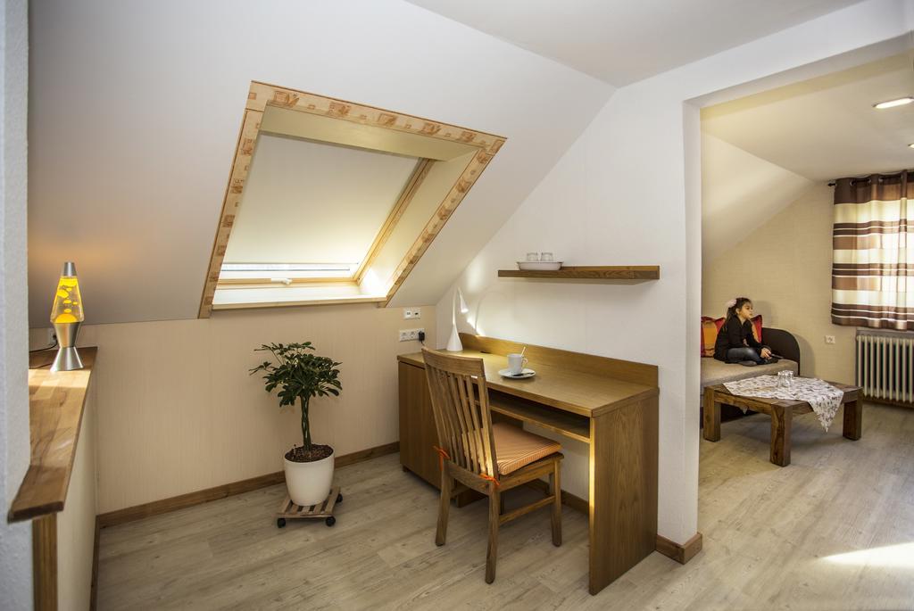 Апартаменты Boardinghouse Remchingen Baan Arun Экстерьер фото